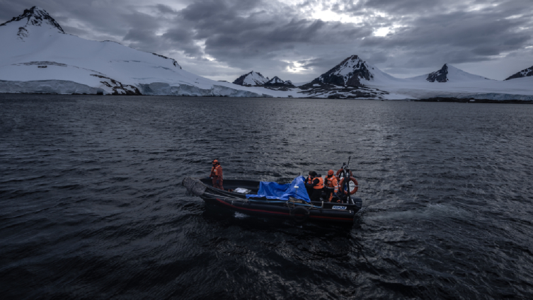 Antarktika'da Türk bilim insanları Piri Reis'in izinde